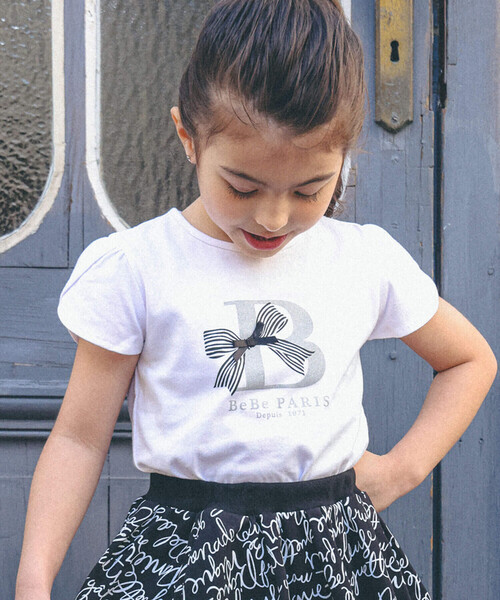 BeBe(ベベ)の「グリッターロゴリボン天竺Tシャツ(90~150cm)(Tシャツ/カットソー・キッズ・ホワイト/ネイビー・130cm/140cm/120cm/150cm/110cm/100cm/90cm)」の6枚目の写真