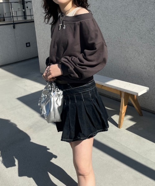 nemne store(ネンネストア)の「【低身長サイズあり】ワンポイント刺繍マルチオフショルスウェット(スウェット・レディース・オートミール/スミクロ・MEDIUM/SMALL)」の16枚目の写真