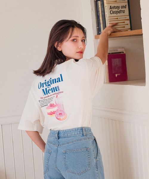 GLOBAL WORK（グローバルワーク）の「アカヌケグラフィックT半袖/AND YUA ANY/106440（Tシャツ/カットソー・キッズ・ピンク/キナリ/ホワイト系5/ブルー/イエロー/ホワイト系6/ホワイト系1/ホワイト系7/ブラック/グリーン・150cm/170cm/160cm）」の2枚目の写真