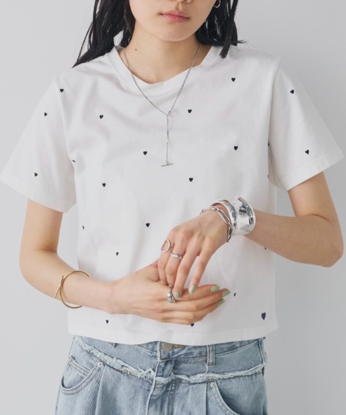 Aunt Marie's(アントマリーズ)の「ハート刺繍コンパクトミニTシャツ(Tシャツ/カットソー・レディース・グレー/ブラック/ホワイト・FREE)」の7枚目の写真