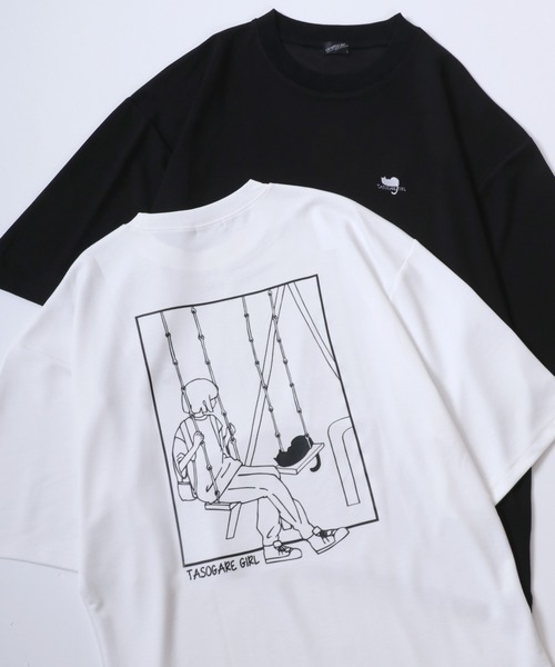 ANPAS（アンパス）の「Cool Touch Ponte Fabric The TASOGARE GIRL Back Print T-Shirt/ポンチ ガールプリント 半袖 Tシャツ バックプリント ワンポイント刺繍（Tシャツ/カットソー・メンズ・ホワイト系その他/ホワイト系その他3/ブラック系その他2/ブラック系その他/ホワイト系その他2/ブラック系その他3/ブラック系その他5/ブラック系その他4/ホワイト系その他5/ホワイト系その他4・M/L）」の3枚目の写真