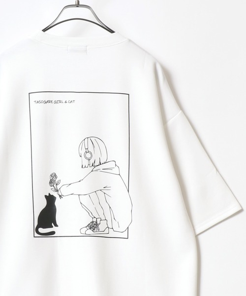 ANPAS（アンパス）の「Cool Touch Ponte Fabric The TASOGARE GIRL Back Print T-Shirt/ポンチ ガールプリント 半袖 Tシャツ バックプリント ワンポイント刺繍（Tシャツ/カットソー・メンズ・ホワイト系その他/ホワイト系その他3/ブラック系その他2/ブラック系その他/ホワイト系その他2/ブラック系その他3/ブラック系その他5/ブラック系その他4/ホワイト系その他5/ホワイト系その他4・M/L）」の4枚目の写真