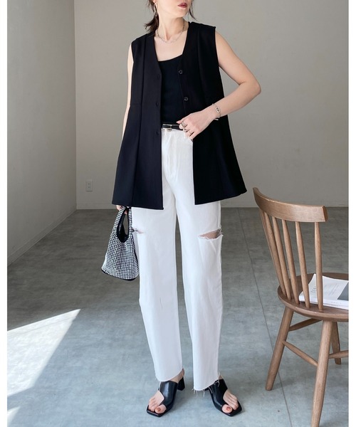 She's Closet(シーズクローゼット)の「ノースリーブVネックタックフレアペプラムジレベスト(ベスト・レディース・チャコールグレー/ブラック/アイボリー・FREE)」の10枚目の写真