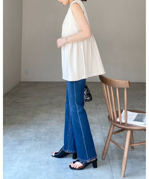 She's Closet(シーズクローゼット)の「ノースリーブVネックタックフレアペプラムジレベスト(ベスト・レディース・チャコールグレー/ブラック/アイボリー・FREE)」の19枚目の写真