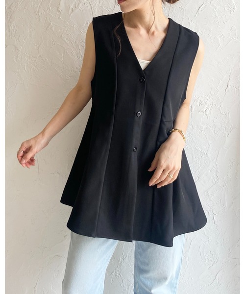 【美品】LE PHIL ペプラムニット　Vネック ノースリーブ ジレ　ベスト　紺 美品】LE PHIL ペプラムニット Vネック ノースリーブ ジレ