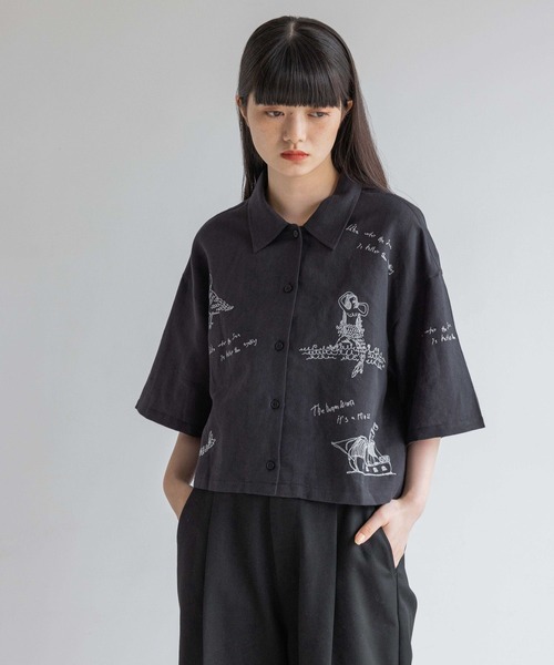 yuw(ユウ)の「シシュウシャツ/SS 113128(シャツ/ブラウス・レディース・ホワイト/ブラック・FREE)」の2枚目の写真