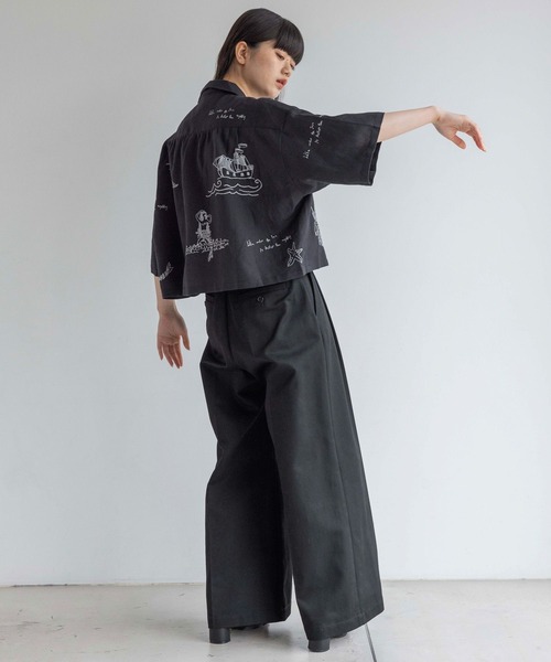 yuw(ユウ)の「シシュウシャツ/SS 113128(シャツ/ブラウス・レディース・ホワイト/ブラック・FREE)」の5枚目の写真