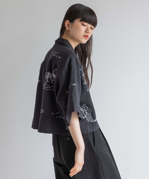 yuw(ユウ)の「シシュウシャツ/SS 113128(シャツ/ブラウス・レディース・ホワイト/ブラック・FREE)」の8枚目の写真