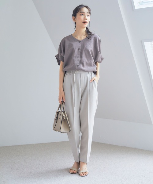 CROSS FUNCTION（クロスファンクション）の「《洗える・シワになりにくい・UVカット・接触冷感》サマナチュラ袖ボリュームタックブラウス【CF/クロスファンクション】セットアップ可能（シャツ/ブラウス・レディース・モカ/ネイビー/ピンク/ライトベージュ/ライトブルー/チャコールグレー・S/M/L/LL）」の11枚目の写真