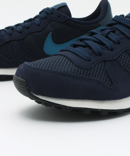 NIKE（ナイキ）の「ＮＩＫＥ　６２９６８４　インターナショナリスト（スニーカー・レディース・グレー/ネイビー・24cm/23cm/25cm）」の6枚目の写真