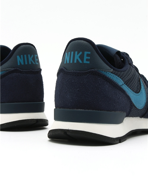 NIKE（ナイキ）の「ＮＩＫＥ　６２９６８４　インターナショナリスト（スニーカー・レディース・グレー/ネイビー・24cm/23cm/25cm）」の8枚目の写真