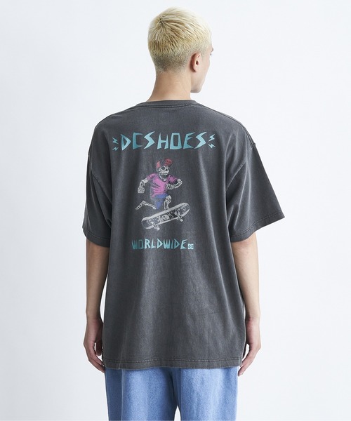 DC SHOES(ディーシーシューズ)の「24 SKATE SKULL SS/DCバックプリント半袖Tシャツ(Tシャツ/カットソー・メンズ・ブラック/ホワイト/サンドベージュ/ブラック系その他・MEDIUM/LARGE/X-LARGE)」の4枚目の写真