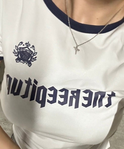 .KOM(ドットコム)の「A'GEM/9 × .kom 『.KOM/ドットケーオーエム』 リンガーショートスリーブ(Tシャツ/カットソー・レディース・ネイビー/アイボリー・FREE)」の3枚目の写真
