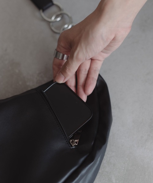 epnok(エプノック)の「ミカヅキショルダーBAG(ショルダーバッグ・メンズ・ブラック・ONE SIZE)」の11枚目の写真