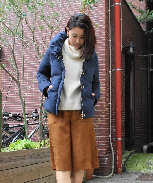 CROON A SONG（クルーンアソング）の「タフタピーチショートダウン（ダウンジャケット/コート・レディース・ブラック/ベージュ/ネイビー・38）」の8枚目の写真