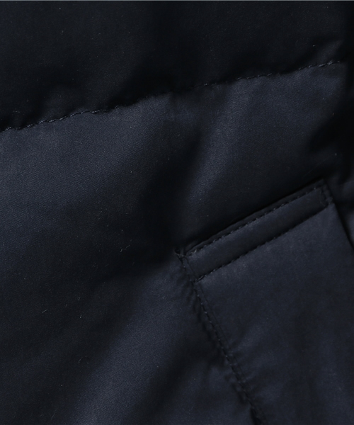 CROON A SONG（クルーンアソング）の「タフタピーチショートダウン（ダウンジャケット/コート・レディース・ブラック/ベージュ/ネイビー・38）」の21枚目の写真