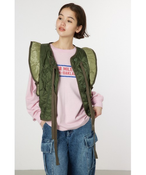 RODEO CROWNS WIDE BOWL(ロデオクラウンズワイドボウル)の「キルティングフリルベスト(ベスト・レディース・アイボリー/カーキ/カモフラージュ・FREE)」の2枚目の写真