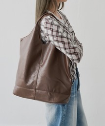 UNE MANSION（ユヌマンション）の「【大容量収納可能】【ミニポーチ付き】リバーシブルフェイクショルダーボストンバッグ（ショルダーバッグ）」