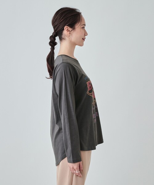 Cutie Blonde（キューティーブロンド）の「◆【洗える】腰回りをカバー アソートプリントロンT（Tシャツ/カットソー・レディース・チャコール/ベージュ系4/ホワイト系その他/ブラック系5/チャコールグレー/ピンク系8・02/03/04）」の11枚目の写真