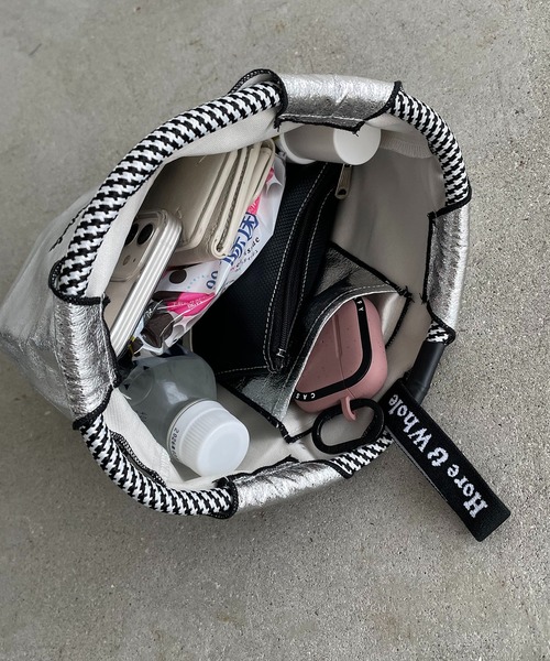 210nouve（トゥージュヌーブ）の「デザイン 刺繍 ミニ マーケット ハンドバッグ（ハンドバッグ・レディース・ゴールド/シルバー/ネイビー/ブラック/グレー系その他/ピンク系その他/ブラウン系その他・FREE）」の10枚目の写真