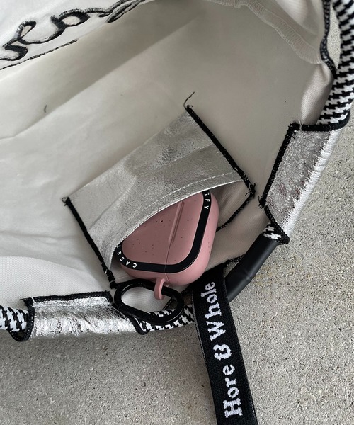 210nouve（トゥージュヌーブ）の「デザイン 刺繍 ミニ マーケット ハンドバッグ（ハンドバッグ・レディース・ゴールド/シルバー/ネイビー/ブラック/グレー系その他/ピンク系その他/ブラウン系その他・FREE）」の11枚目の写真