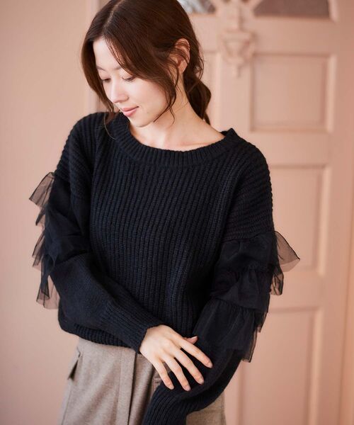 le.coeur blanc(ルクールブラン)の「チュール使いボリュームニットプルオーバー(ニット/セーター・レディース・ブラック/グレイッシュベージュ/グレー・38)」の10枚目の写真
