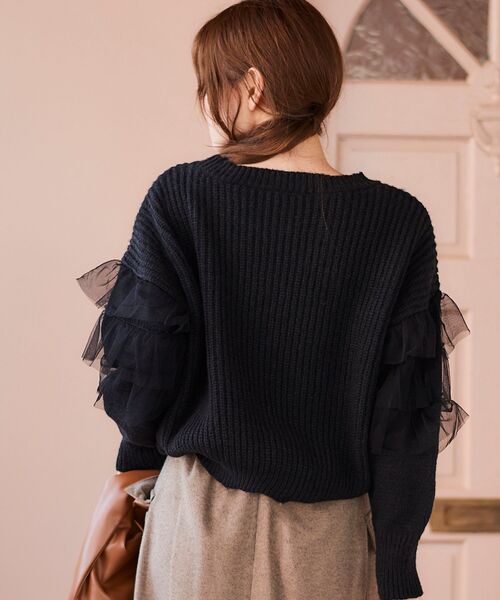 le.coeur blanc(ルクールブラン)の「チュール使いボリュームニットプルオーバー(ニット/セーター・レディース・ブラック/グレイッシュベージュ/グレー・38)」の14枚目の写真