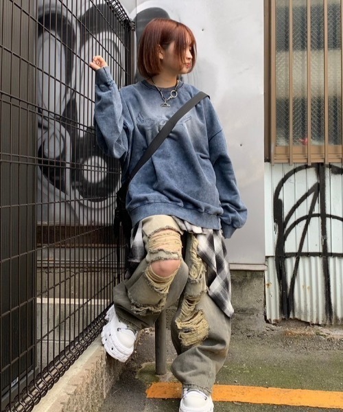 XU（エックスユー）の「ストリートファッション XU エックスユー washed design sweatshirt ウォッシュドデザインスウェットシャツ 刺しゅうロゴスウェット トレーナー 長袖スウェットシャツ オーバーサイズ 韓国ストリート ストリートファッション グランジ（スウェット・メンズ・チャコール/ネイビー・ONE SIZE）」の22枚目の写真