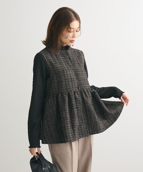 Green　Parks（グリーンパークス）の「ラメツィードペプラムベスト（ベスト・レディース・ブラック/ライトベージュ・FREE）」の3枚目の写真