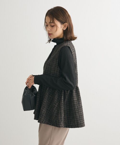 Green　Parks（グリーンパークス）の「ラメツィードペプラムベスト（ベスト・レディース・ブラック/ライトベージュ・FREE）」の8枚目の写真