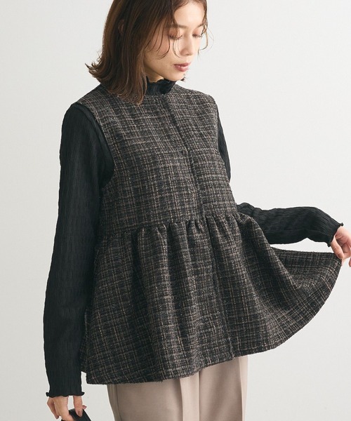 Green　Parks（グリーンパークス）の「ラメツィードペプラムベスト（ベスト・レディース・ブラック/ライトベージュ・FREE）」の2枚目の写真