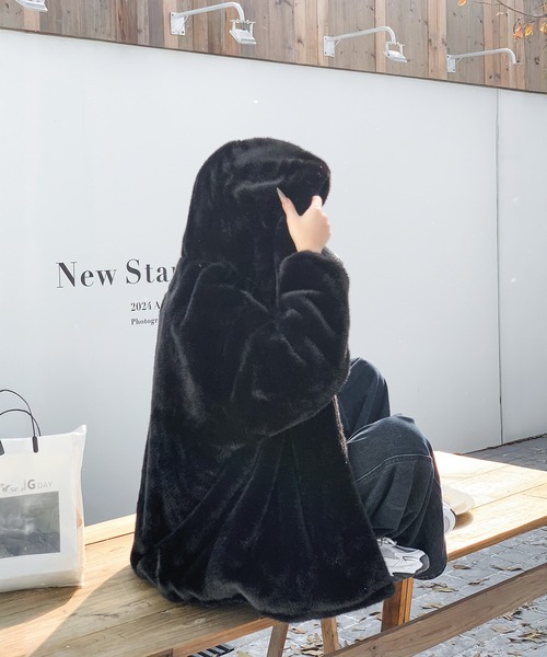 d.i.a. ファー付きブラックジャケット フェイクファーショートコート - ブラック | ZARA Japan / 日本