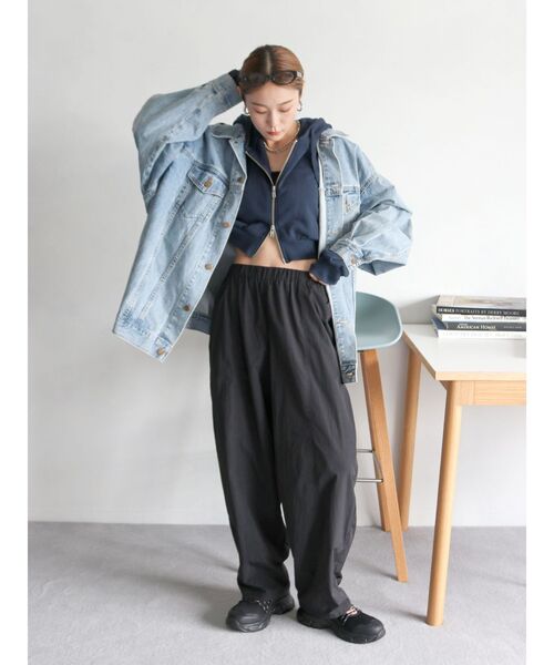 Ungrid(アングリッド)の「ナイロン混ボリュームラフパンツ(その他パンツ・レディース・ベージュ/ブラック・SMALL/MEDIUM)」の1枚目の写真