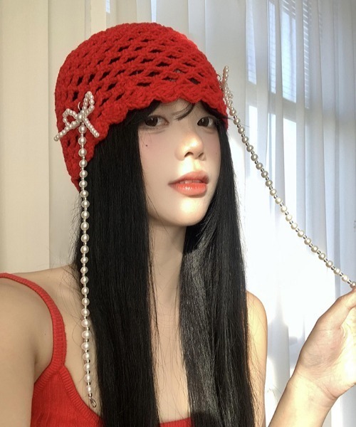 Vipoa(ヴィポア)の「ビーズリボンデザインニットキャップ(ニットキャップ/ビーニー・レディース・レッド/ブラック・FREE)」の6枚目の写真