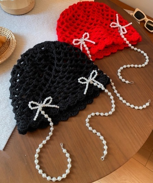 Vipoa(ヴィポア)の「ビーズリボンデザインニットキャップ(ニットキャップ/ビーニー・レディース・レッド/ブラック・FREE)」の11枚目の写真