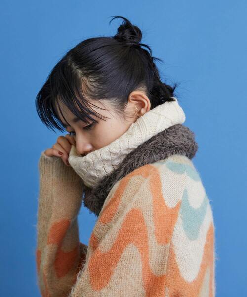 FRAPBOIS(フラボア)の「ケーブルシャギー ネックウォーマー(ネックウォーマー/スヌード・レディース・オフホワイト/ブルーグリーン・FREE)」の3枚目の写真