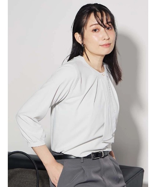 Perfect Suit FActory(パーフェクトスーツファクトリー)の「【UVカット/防しわ】パウダーストレッチ ボウタイ7分袖ブラウス ホワイト/グレー/ベージュ(シャツ/ブラウス・レディース・オフホワイト/ライトグレー/ベージュ・S/M/L)」の1枚目の写真