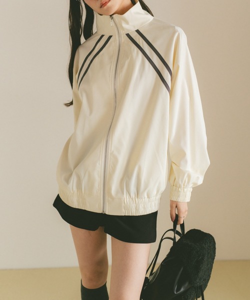 VANNIE U（ヴァニーユー）の「ダブルラインオーバールーズトラックジャケット（ブルゾン・レディース・ブラック/アイボリー・FREE）」の7枚目の写真