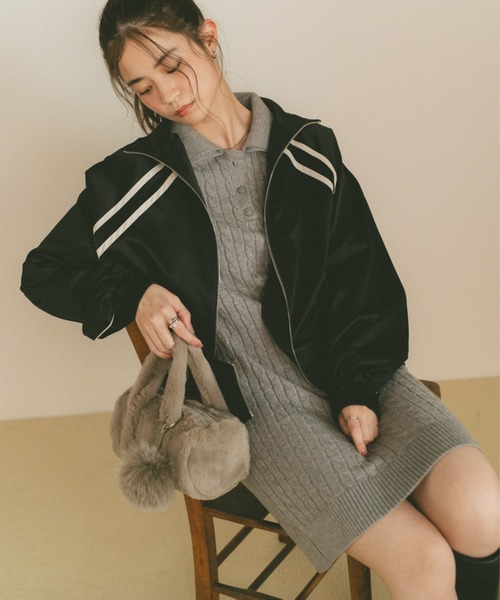 VANNIE U（ヴァニーユー）の「ダブルラインオーバールーズトラックジャケット（ブルゾン・レディース・ブラック/アイボリー・FREE）」の4枚目の写真