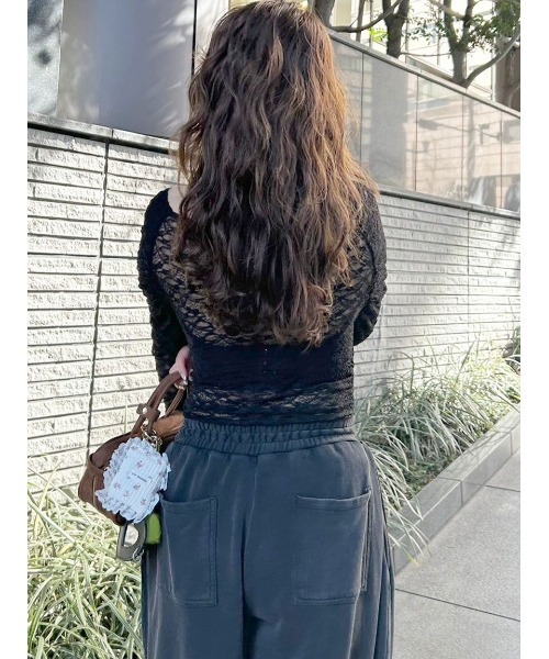 LILY BROWN ドレープオフショルレーストップス セール】ドレープオフショルレーストップス（その他トップス