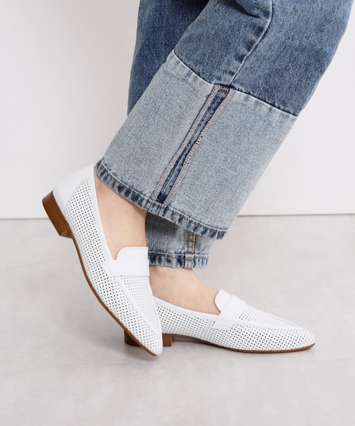 HIMIKO（ヒミコ）の「【Made in Japan】【HIMIKO】パンチングレザーソフトローファー/651102（パンプス・レディース・ホワイト/ブラック/シルバー・22.5cm/23.5cm/24.5cm/25.0cm/22.0cm/23.0cm/24.0cm/25.5cm）」の17枚目の写真