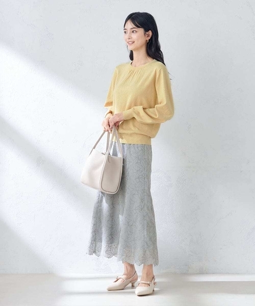 a.v.v（アーヴェヴェ）の「バックストラップパンプス（パンプス・レディース・アイボリー/ブラック・23.5/24.5/22.5）」の8枚目の写真