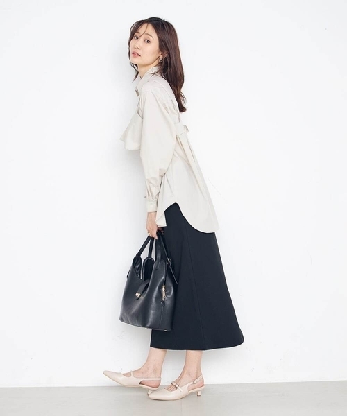 a.v.v（アーヴェヴェ）の「バックストラップパンプス（パンプス・レディース・アイボリー/ブラック・23.5/24.5/22.5）」の11枚目の写真