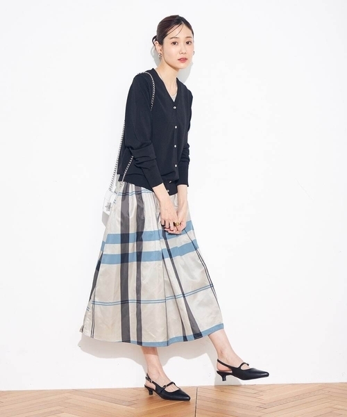 a.v.v（アーヴェヴェ）の「バックストラップパンプス（パンプス・レディース・アイボリー/ブラック・23.5/24.5/22.5）」の14枚目の写真