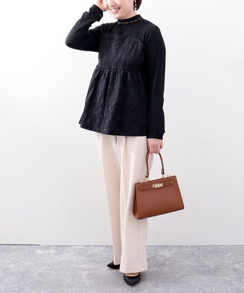 MICO COULIER（ミコクリエ）の「《オケージョン対応》フローラルジャガードドッキングブラウス（シャツ/ブラウス・レディース・ブラック/グレイッシュベージュ・38）」の6枚目の写真