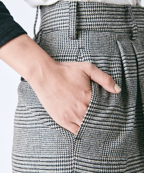 mikomori（ミコモリ）の「GLEN CHECK PANTS（スラックス・レディース・ホワイト×ブラック・SMALL/MEDIUM）」の18枚目の写真
