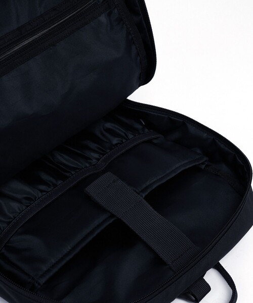 AIGLE(エーグル)の「撥水 タウンユースバックパック(バックパック/リュック・レディース・モスグリーン/ブラック・FREE)」の8枚目の写真