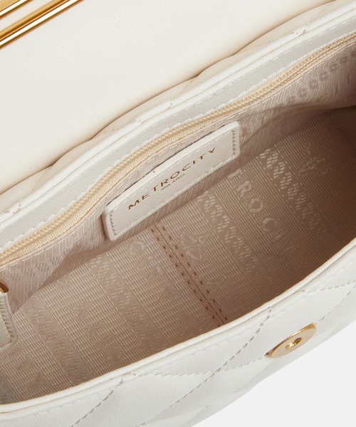 METROCITY（メトロシティ）の「【メトロシティ】牛革 ダイヤクラシコトートバッグ ミディアム（トートバッグ・レディース・ブラック/アイボリー/ネイビー/パープル・FREE）」の7枚目の写真