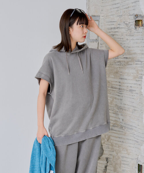 WHIMSIC（ウィムジック）の「*【WHIMSIC/SETUP対応】ガーメントダイスウェットフーディーベスト（ベスト・レディース・チャコールグレー/オフホワイト・FREE）」の3枚目の写真