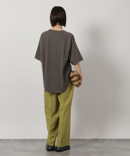 LAKOLE（ラコレ）の「ラウンドロゴプリントT / 450065（Tシャツ/カットソー・レディース・チャコールグレー/オフホワイト/ブルー/イエロー・FREE）」の10枚目の写真